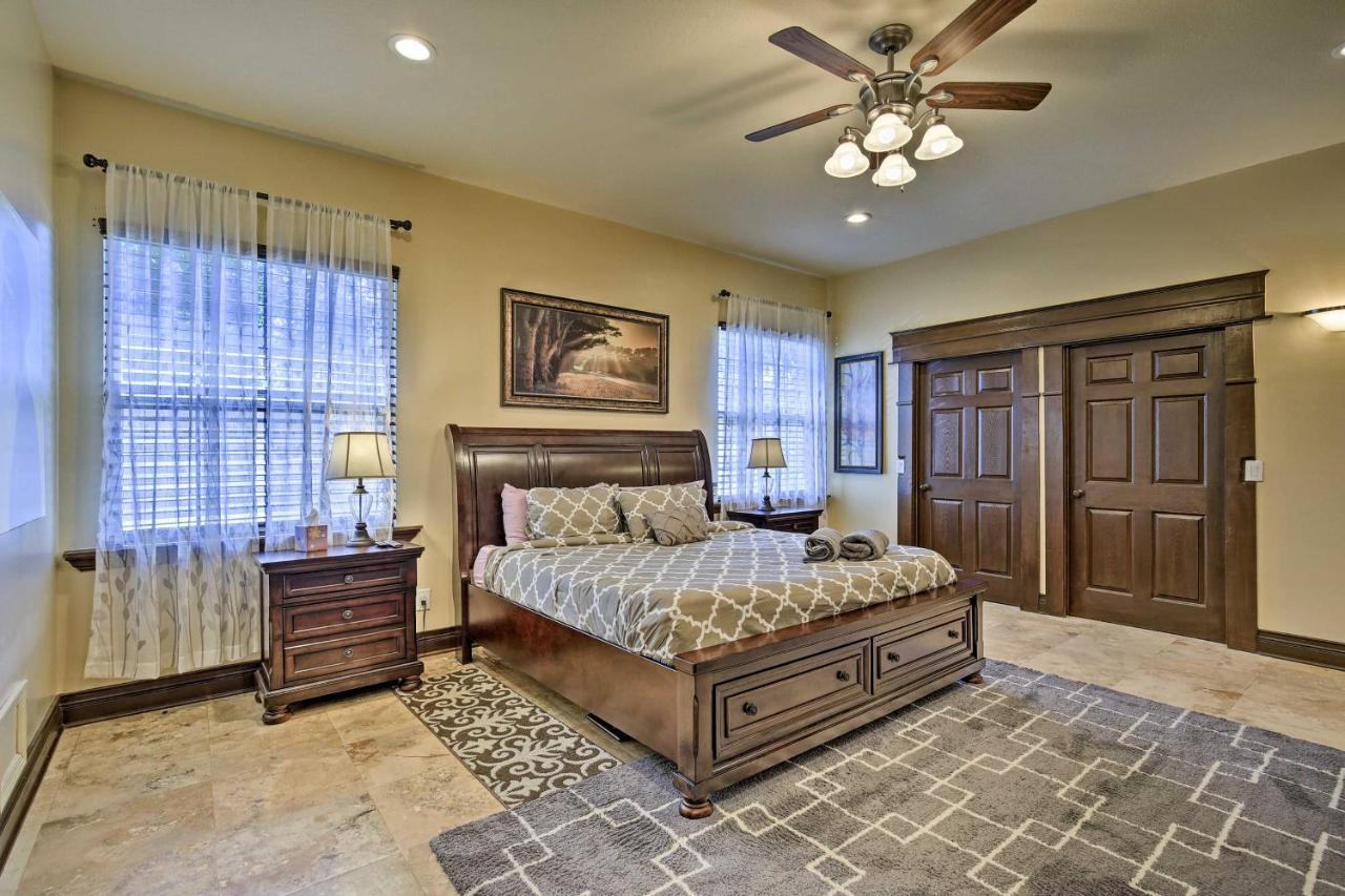 Tampa Oasis With Pool About 7 Mi To Busch Gardens! Villa Екстериор снимка