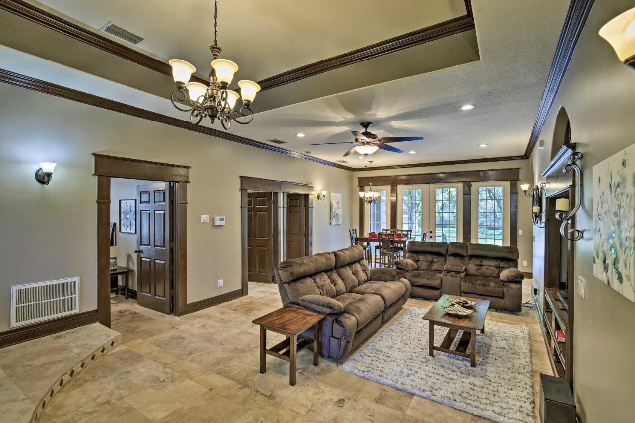Tampa Oasis With Pool About 7 Mi To Busch Gardens! Villa Екстериор снимка