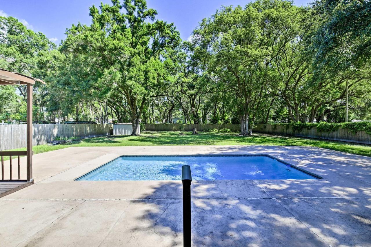 Tampa Oasis With Pool About 7 Mi To Busch Gardens! Villa Екстериор снимка