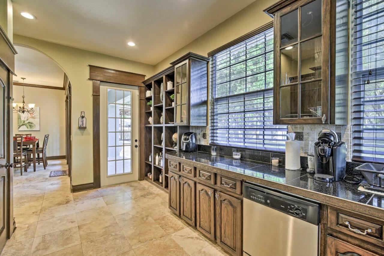 Tampa Oasis With Pool About 7 Mi To Busch Gardens! Villa Екстериор снимка