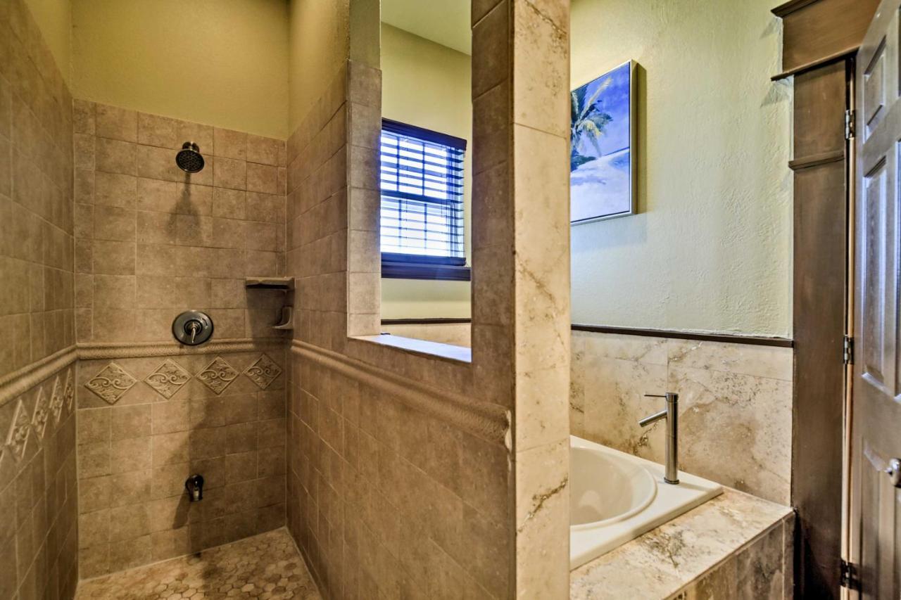 Tampa Oasis With Pool About 7 Mi To Busch Gardens! Villa Екстериор снимка